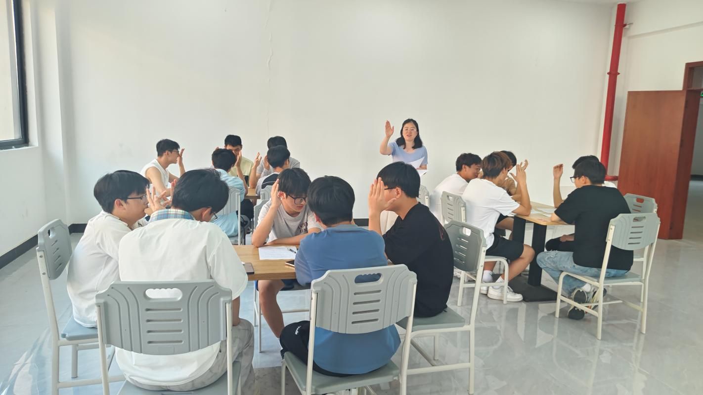凝心润心，逐梦长空——航院依托一站式学生社区开展5・25心理健康日团体心理辅导活动